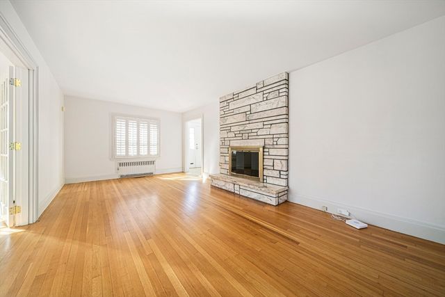 93 Lincoln Rd, Medford, MA 02155