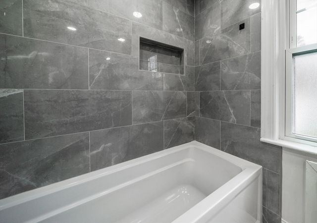93 Lincoln Rd, Medford, MA 02155
