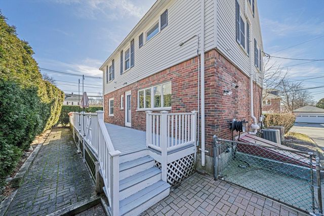 93 Lincoln Rd, Medford, MA 02155