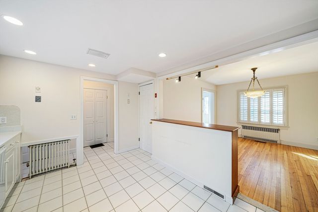 93 Lincoln Rd, Medford, MA 02155