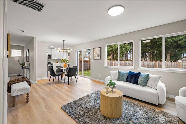 3527 185th St Ct E, Tacoma, WA 98446