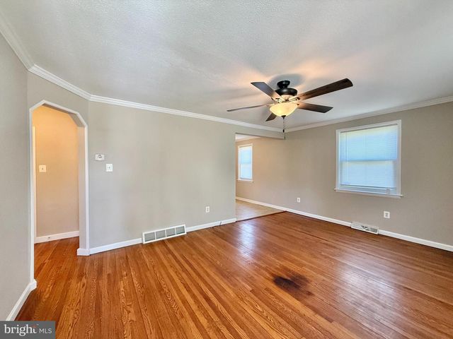 138 W LINWOOD AVE, Maple Shade, NJ 08052