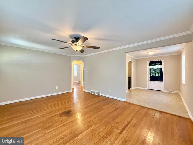 138 W LINWOOD AVE, Maple Shade, NJ 08052