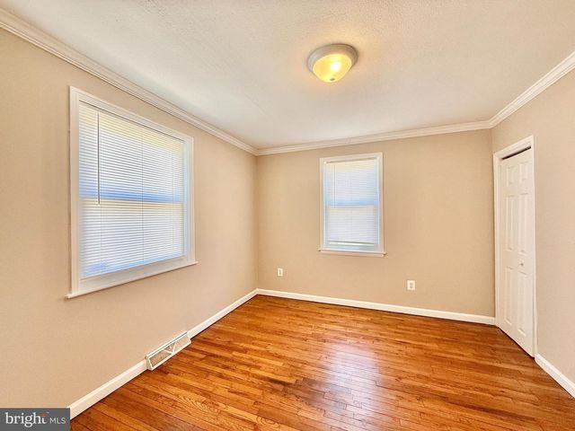 138 W LINWOOD AVE, Maple Shade, NJ 08052