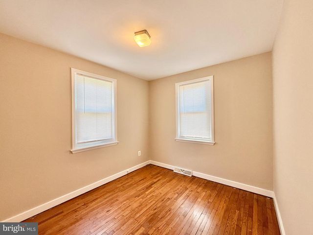 138 W LINWOOD AVE, Maple Shade, NJ 08052
