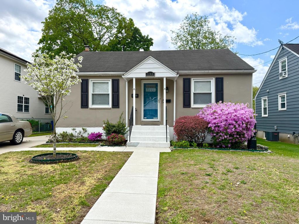 138 W LINWOOD AVE, Maple Shade, NJ 08052