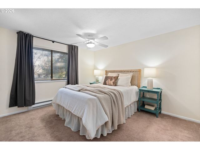 40 CRESTFIELD Ct, Lake Oswego, OR 97035