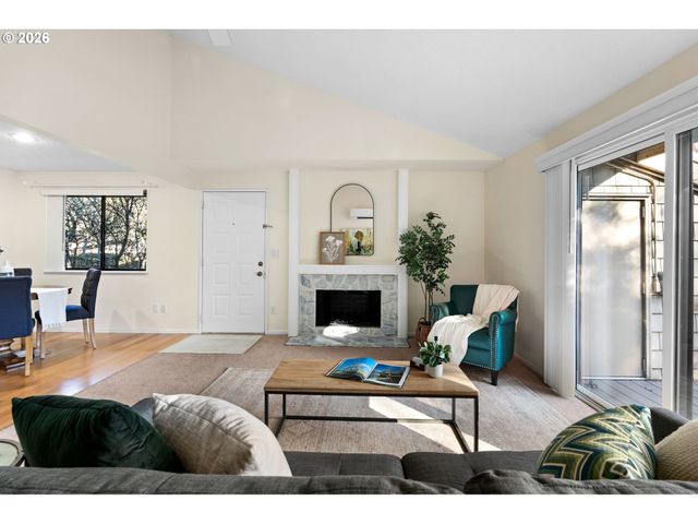 40 CRESTFIELD Ct, Lake Oswego, OR 97035