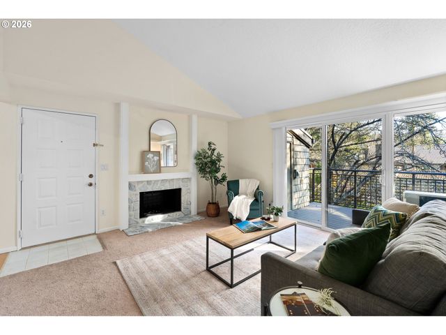 40 CRESTFIELD Ct, Lake Oswego, OR 97035