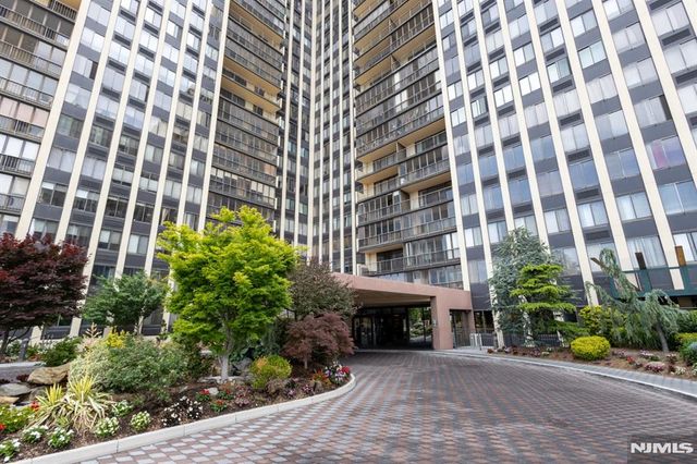 300 Winston Drive 1418, Cliffside Park, NJ 07010
