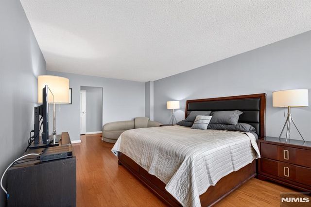 300 Winston Drive 1418, Cliffside Park, NJ 07010