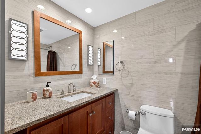 300 Winston Drive 1418, Cliffside Park, NJ 07010