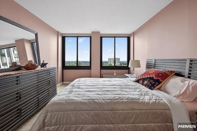 300 Winston Drive 1418, Cliffside Park, NJ 07010