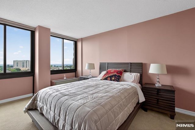 300 Winston Drive 1418, Cliffside Park, NJ 07010
