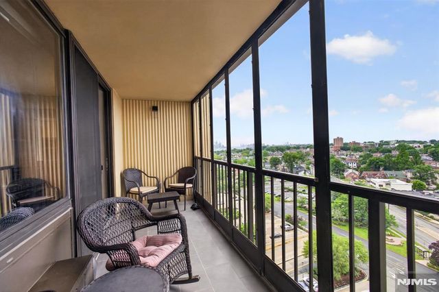 300 Winston Drive 1418, Cliffside Park, NJ 07010