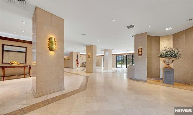 300 Winston Drive 1418, Cliffside Park, NJ 07010