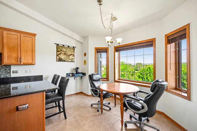 8505 Woodward Avenue 403, Woodridge, IL 60517