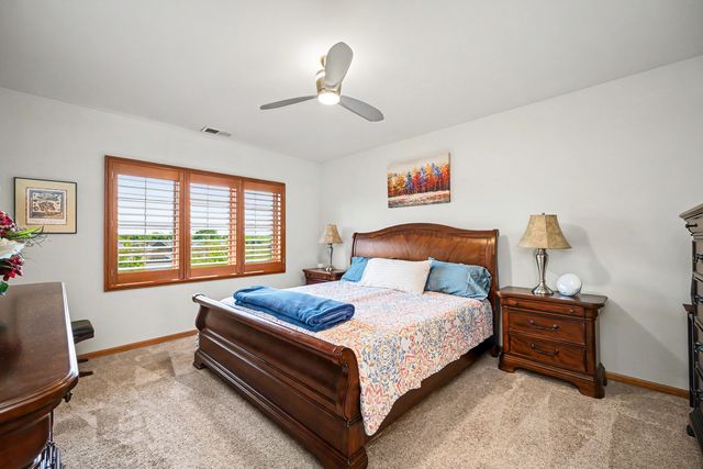 8505 Woodward Avenue 403, Woodridge, IL 60517