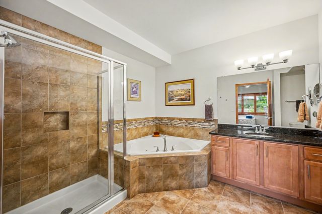 8505 Woodward Avenue 403, Woodridge, IL 60517