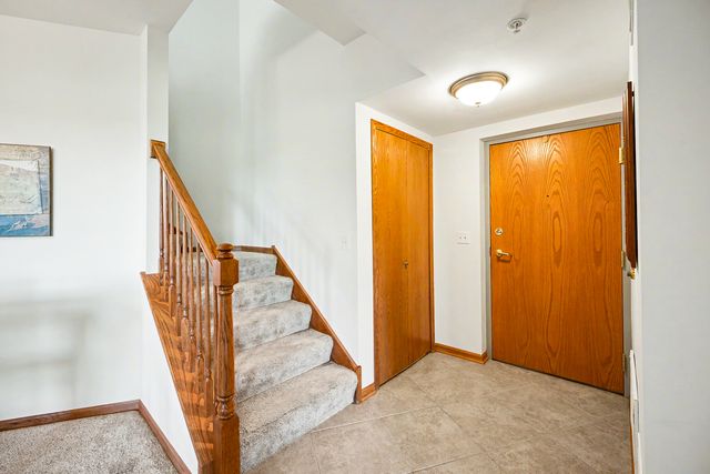 8505 Woodward Avenue 403, Woodridge, IL 60517