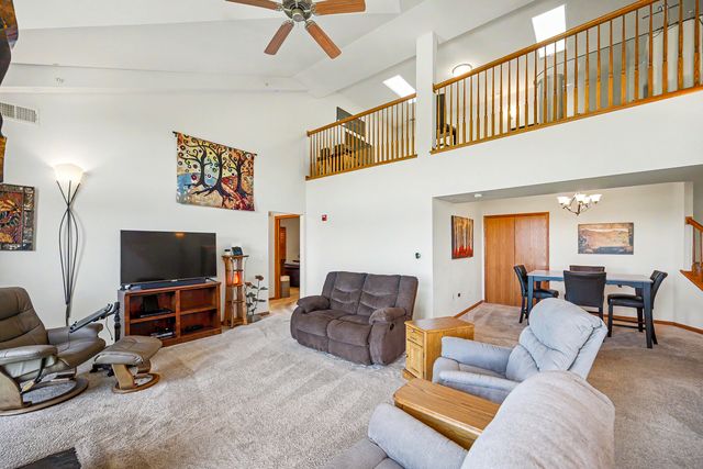 8505 Woodward Avenue 403, Woodridge, IL 60517
