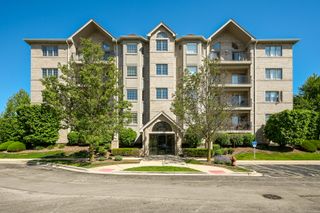 8505 Woodward Avenue 403, Woodridge, IL 60517