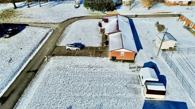 220 Simmons Drive, Millwood, WV 25262