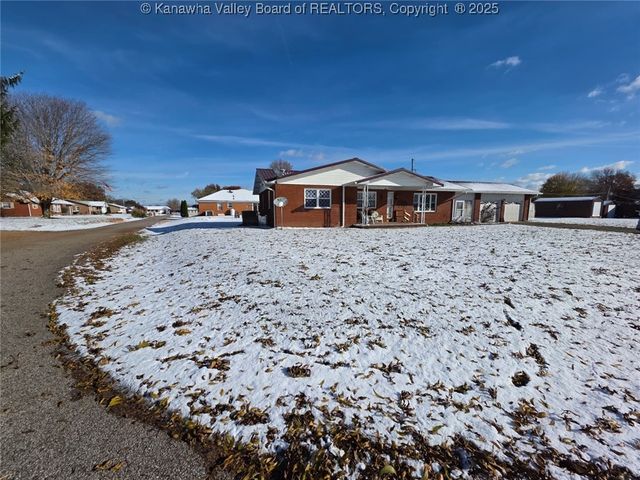 220 Simmons Drive, Millwood, WV 25262