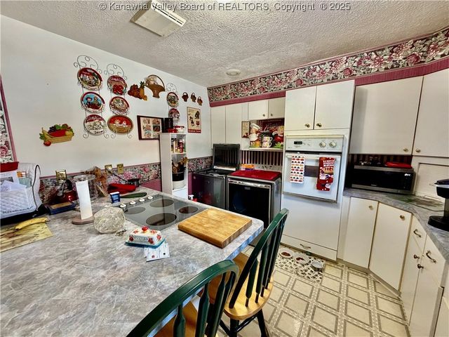 220 Simmons Drive, Millwood, WV 25262