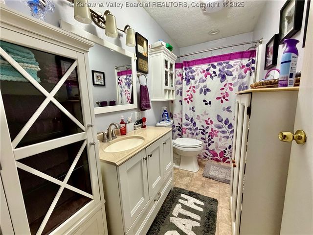 220 Simmons Drive, Millwood, WV 25262