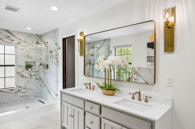2010 Mayflower Drive, Dallas, TX 75208