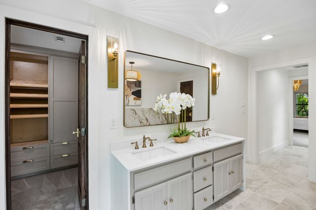 2010 Mayflower Drive, Dallas, TX 75208