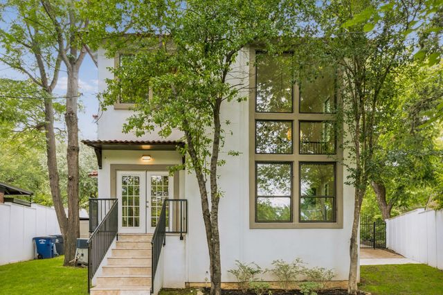 2010 Mayflower Drive, Dallas, TX 75208