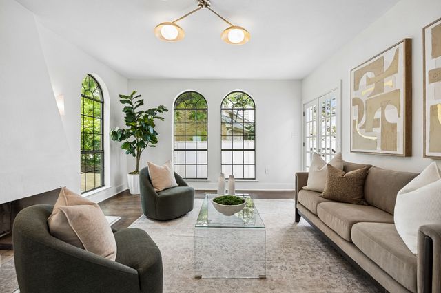 2010 Mayflower Drive, Dallas, TX 75208
