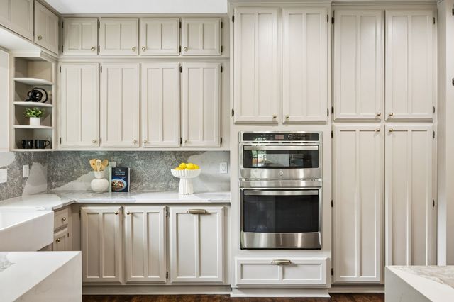 2010 Mayflower Drive, Dallas, TX 75208
