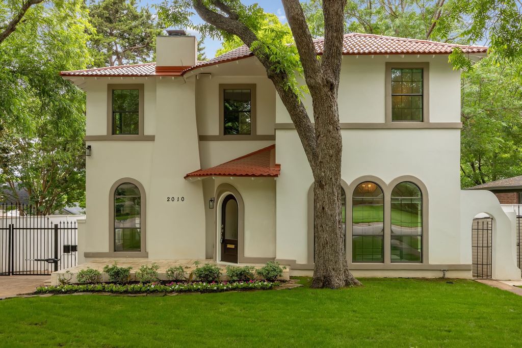 2010 Mayflower Drive, Dallas, TX 75208