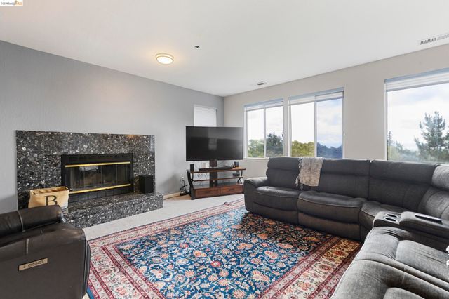 2745 Butters Drive, Oakland, CA 94602