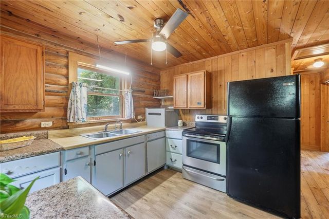 1115 Fiddler Brown Drive, Rockwell, NC 28138