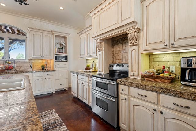 7824 F M 2641, Shallowater, TX 79363