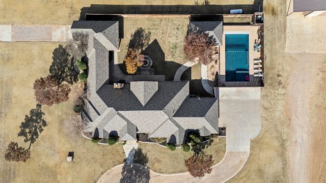 7824 F M 2641, Shallowater, TX 79363