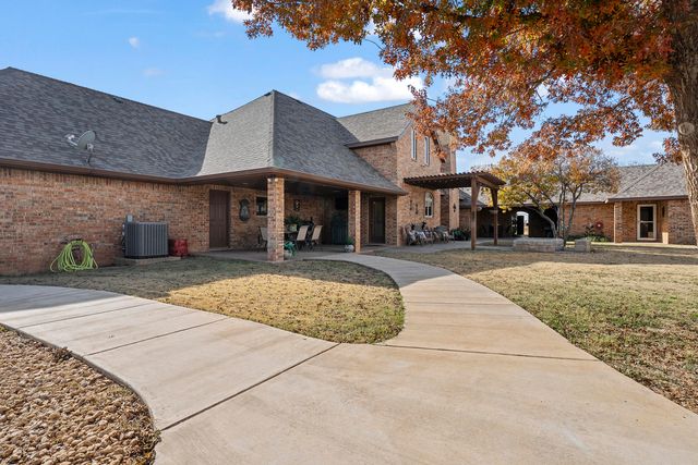 7824 F M 2641, Shallowater, TX 79363