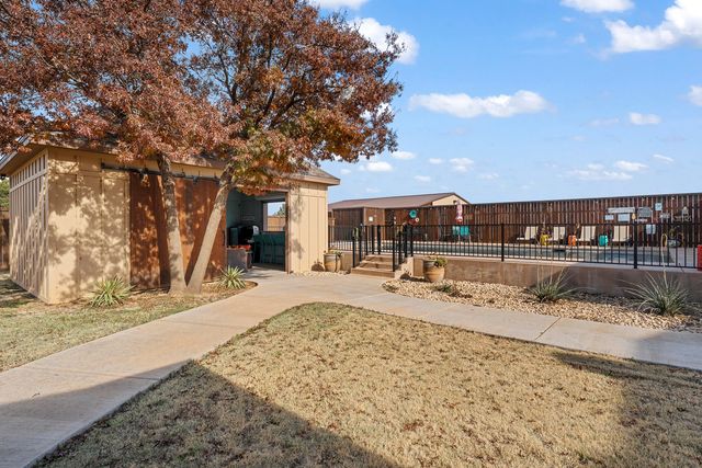 7824 F M 2641, Shallowater, TX 79363