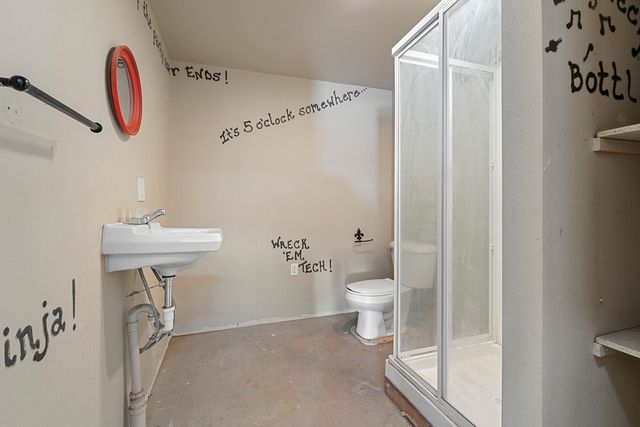 7824 F M 2641, Shallowater, TX 79363