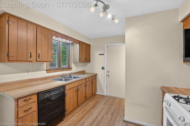 5410 Mancelona Drive, Grand Blanc Charter Township, MI 48439