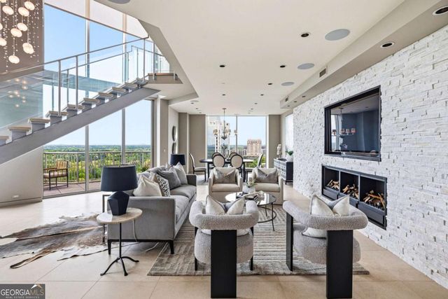 2795 Peachtree Road NE 2601, Atlanta, GA 30305