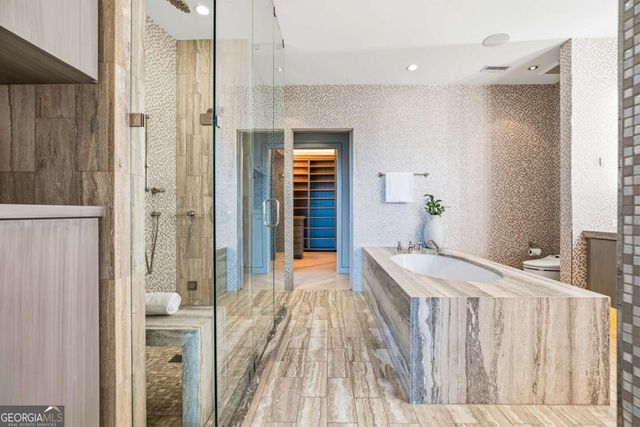 2795 Peachtree Road NE 2601, Atlanta, GA 30305