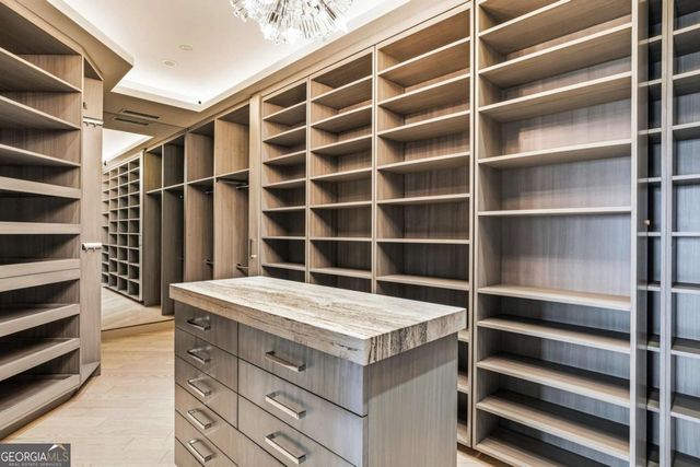 2795 Peachtree Road NE 2601, Atlanta, GA 30305