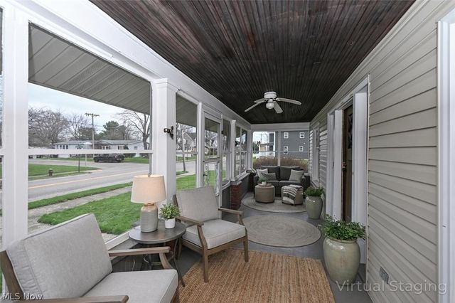 329 Redwood Street SW, Beach City, OH 44608