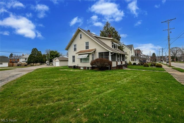 329 Redwood Street SW, Beach City, OH 44608