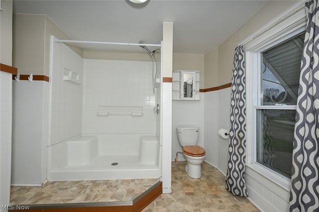 329 Redwood Street SW, Beach City, OH 44608